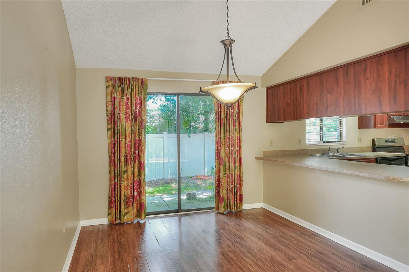 Image 11 of 31 For 3988 Oak Loop