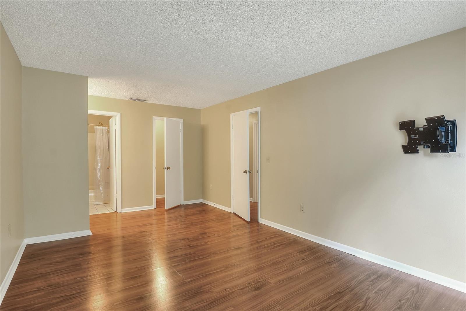 Image 17 of 31 For 3988 Oak Loop