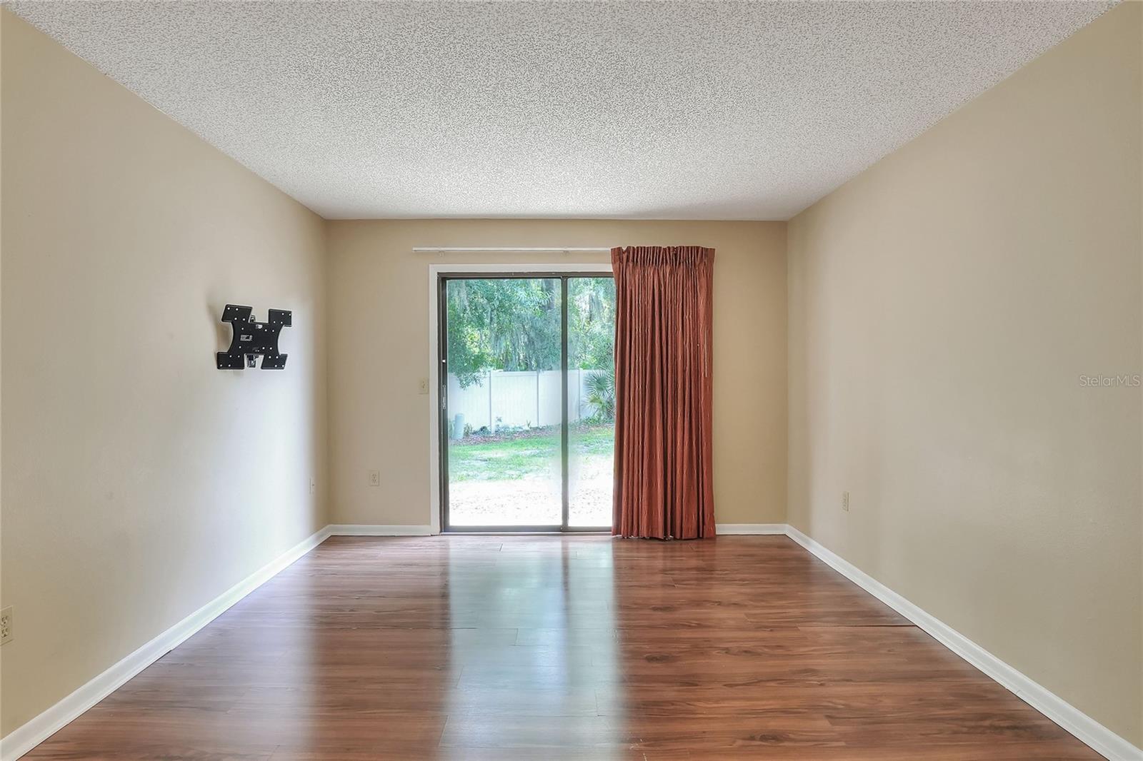 Image 18 of 31 For 3988 Oak Loop