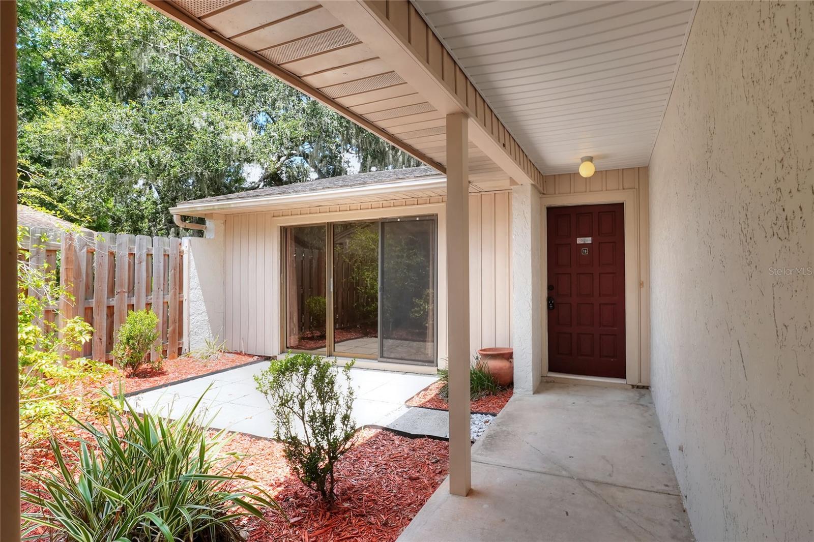 Image 2 of 31 For 3988 Oak Loop