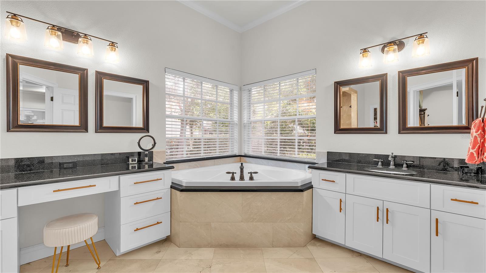 Image 31 of 63 For 6801 Crescent Oaks Circle