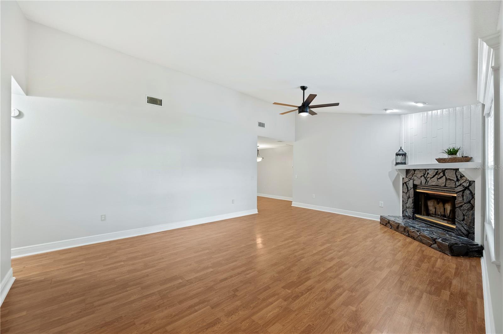 Image 10 of 50 For 1054 Colony Park Drive