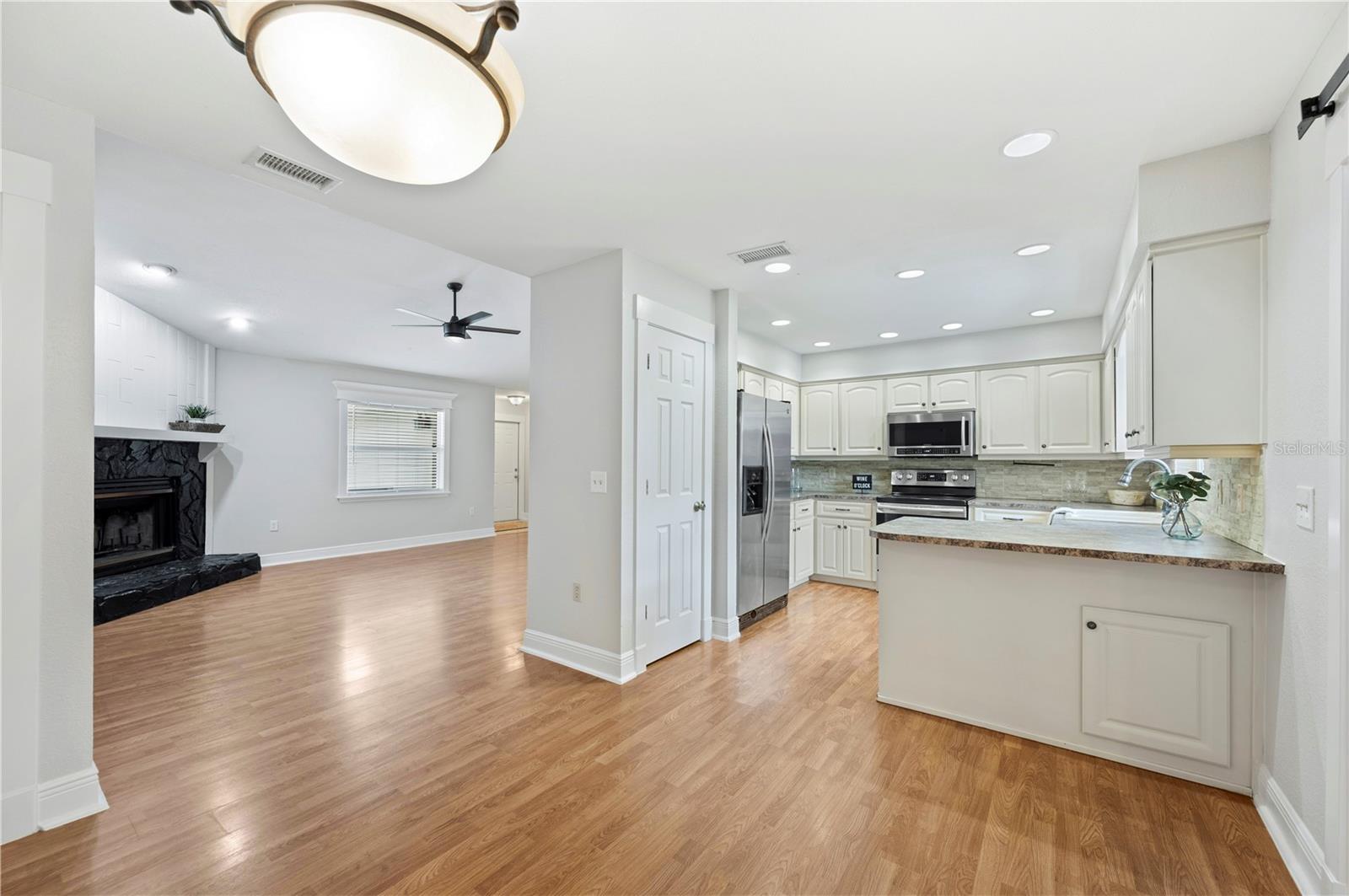 Image 11 of 50 For 1054 Colony Park Drive