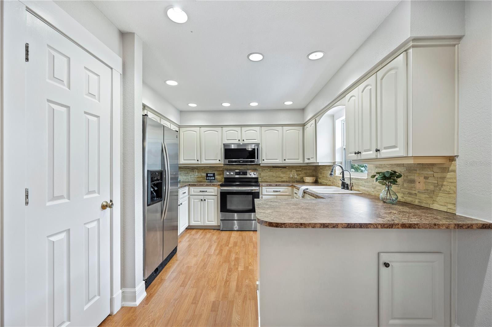 Image 12 of 50 For 1054 Colony Park Drive