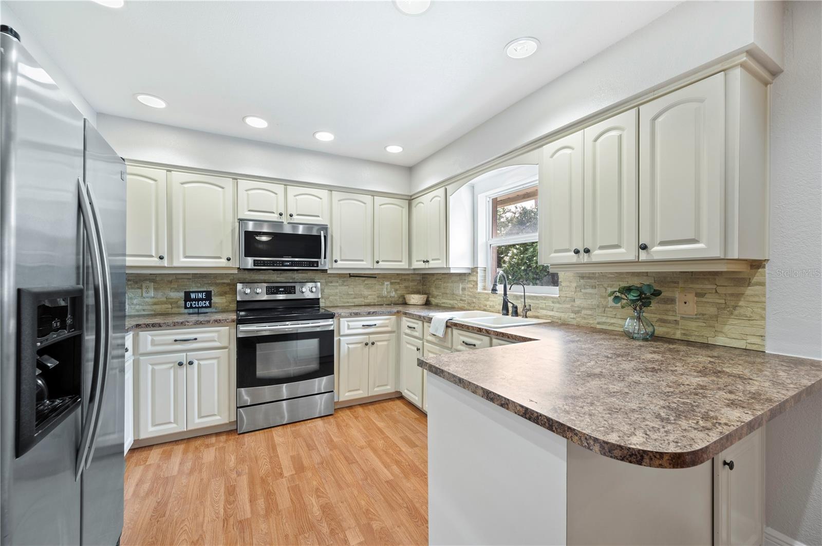 Image 13 of 50 For 1054 Colony Park Drive