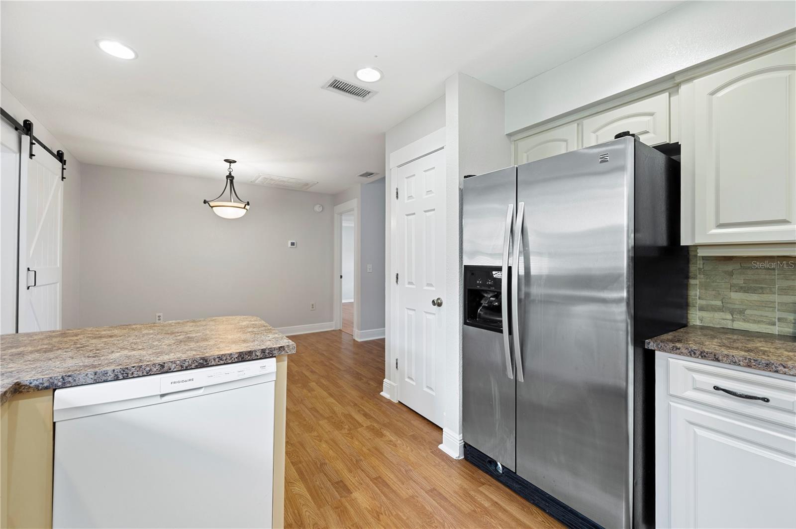 Image 16 of 50 For 1054 Colony Park Drive