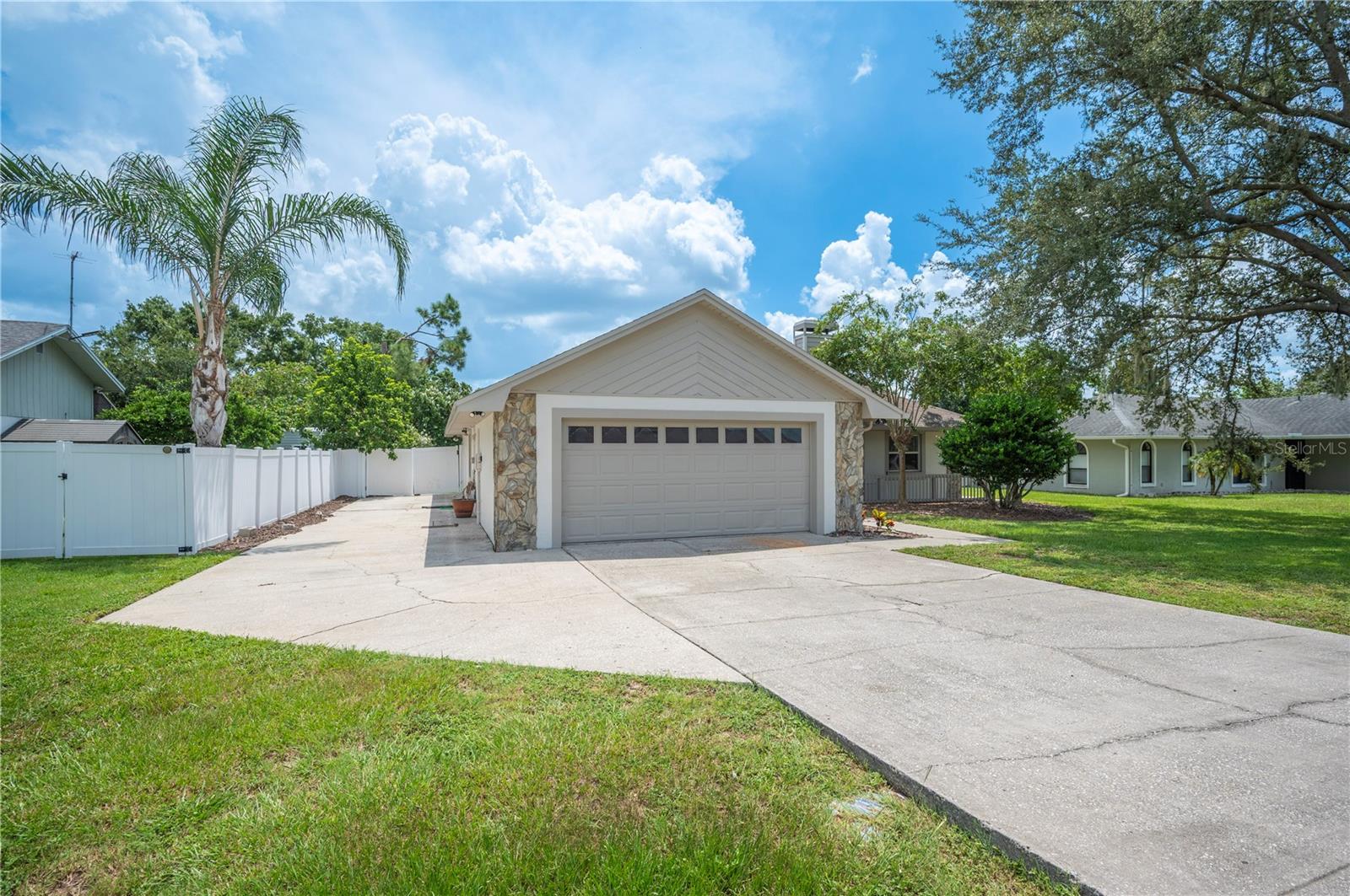 Image 2 of 50 For 1054 Colony Park Drive