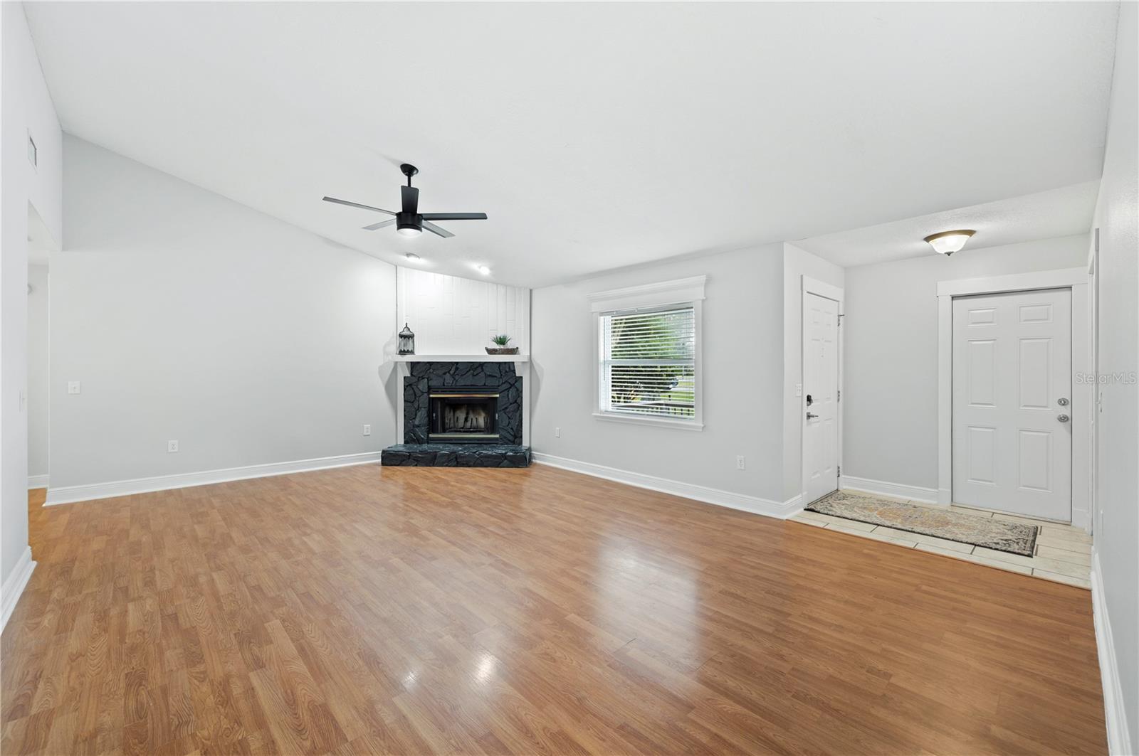 Image 9 of 50 For 1054 Colony Park Drive