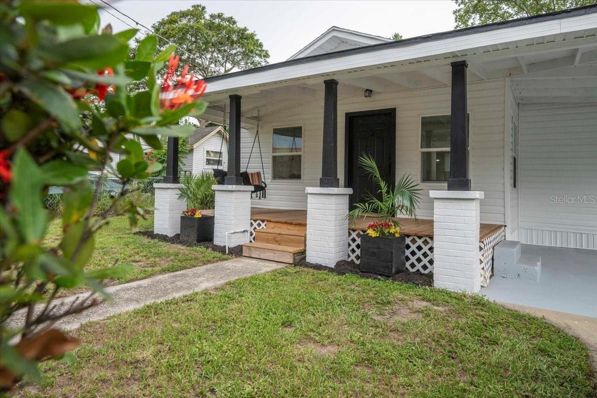 Image 3 of 56 For 412 Oak Street