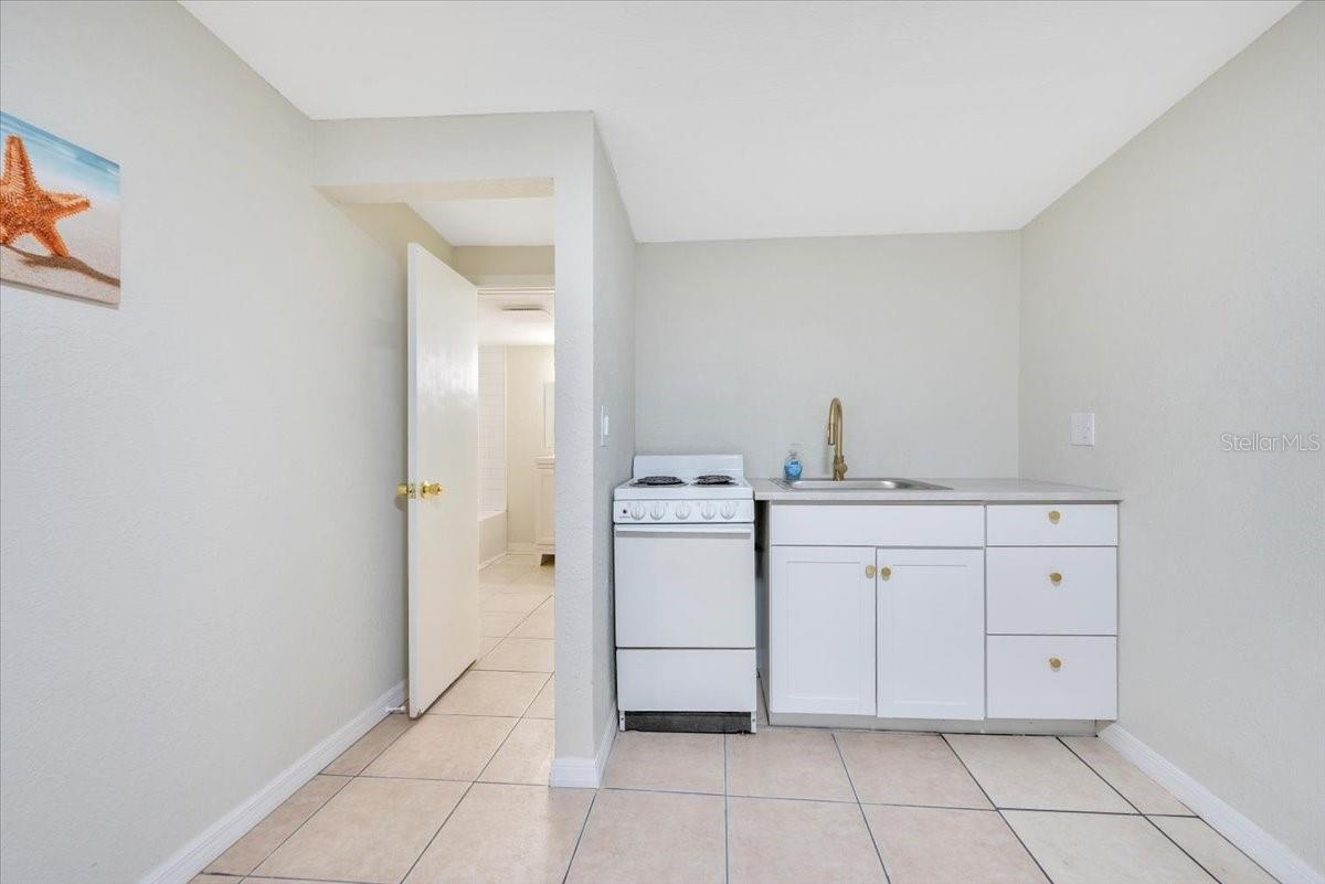 Image 36 of 56 For 412 Oak Street