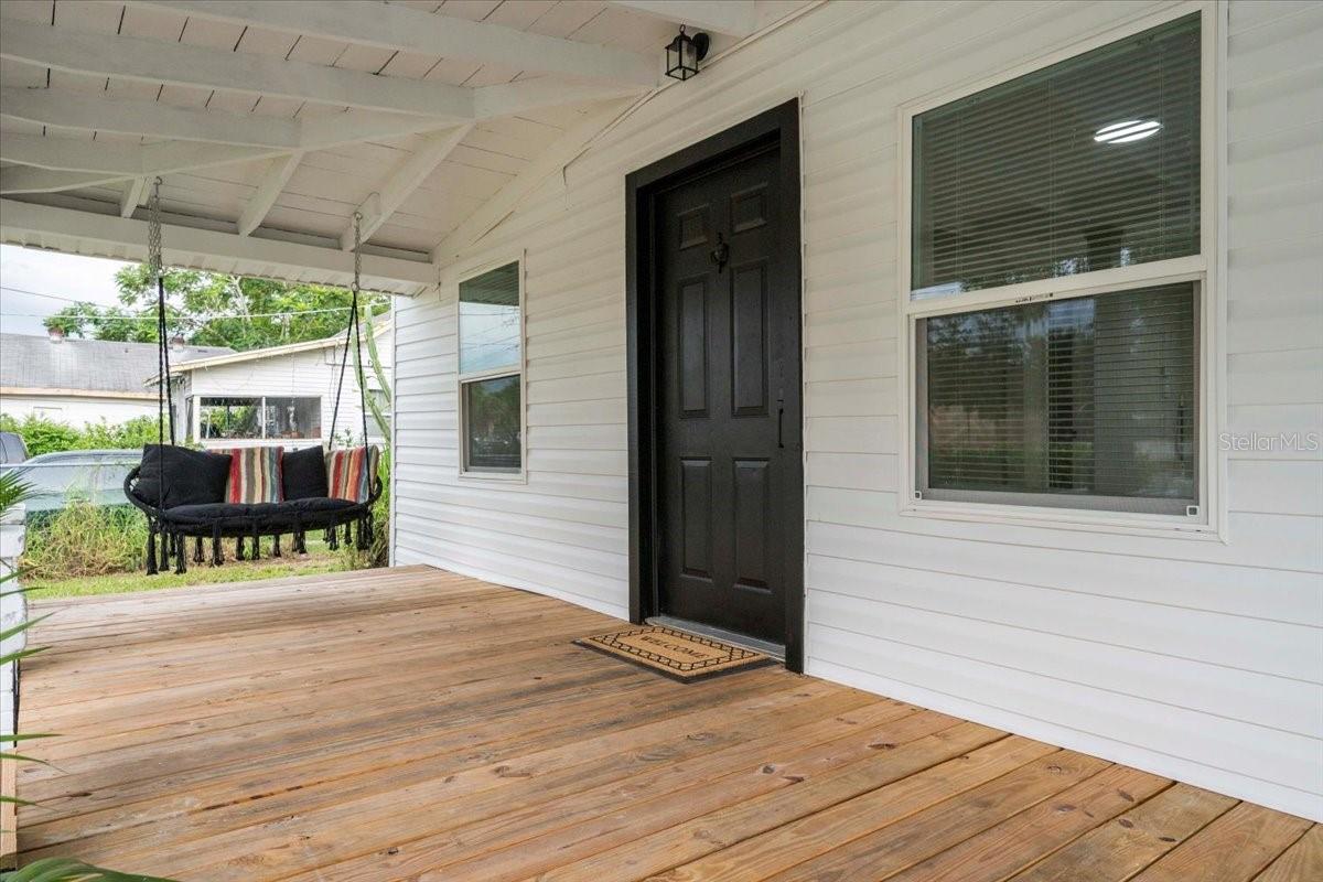 Image 4 of 56 For 412 Oak Street
