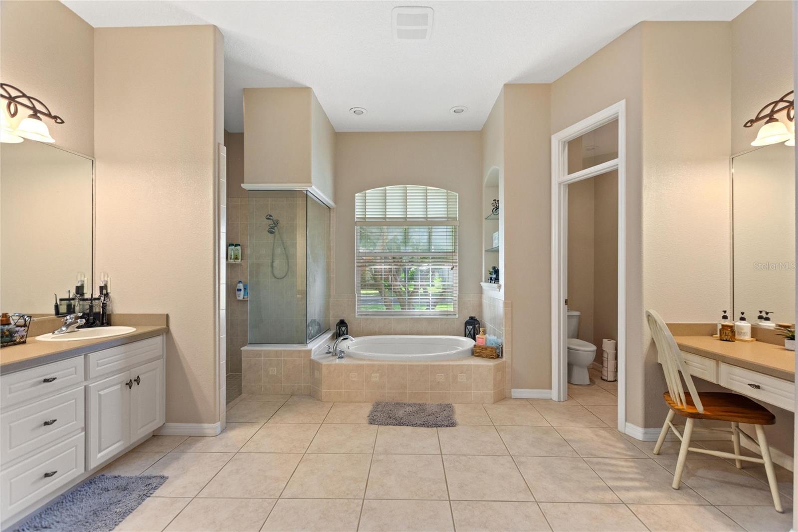 Image 30 of 49 For 275 Loma Dr  