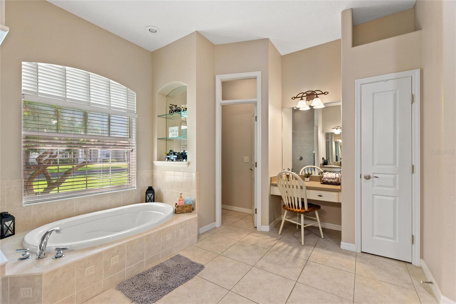 Image 32 of 49 For 275 Loma Dr  