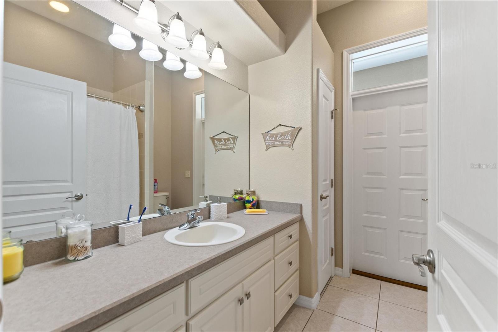Image 36 of 49 For 275 Loma Dr  