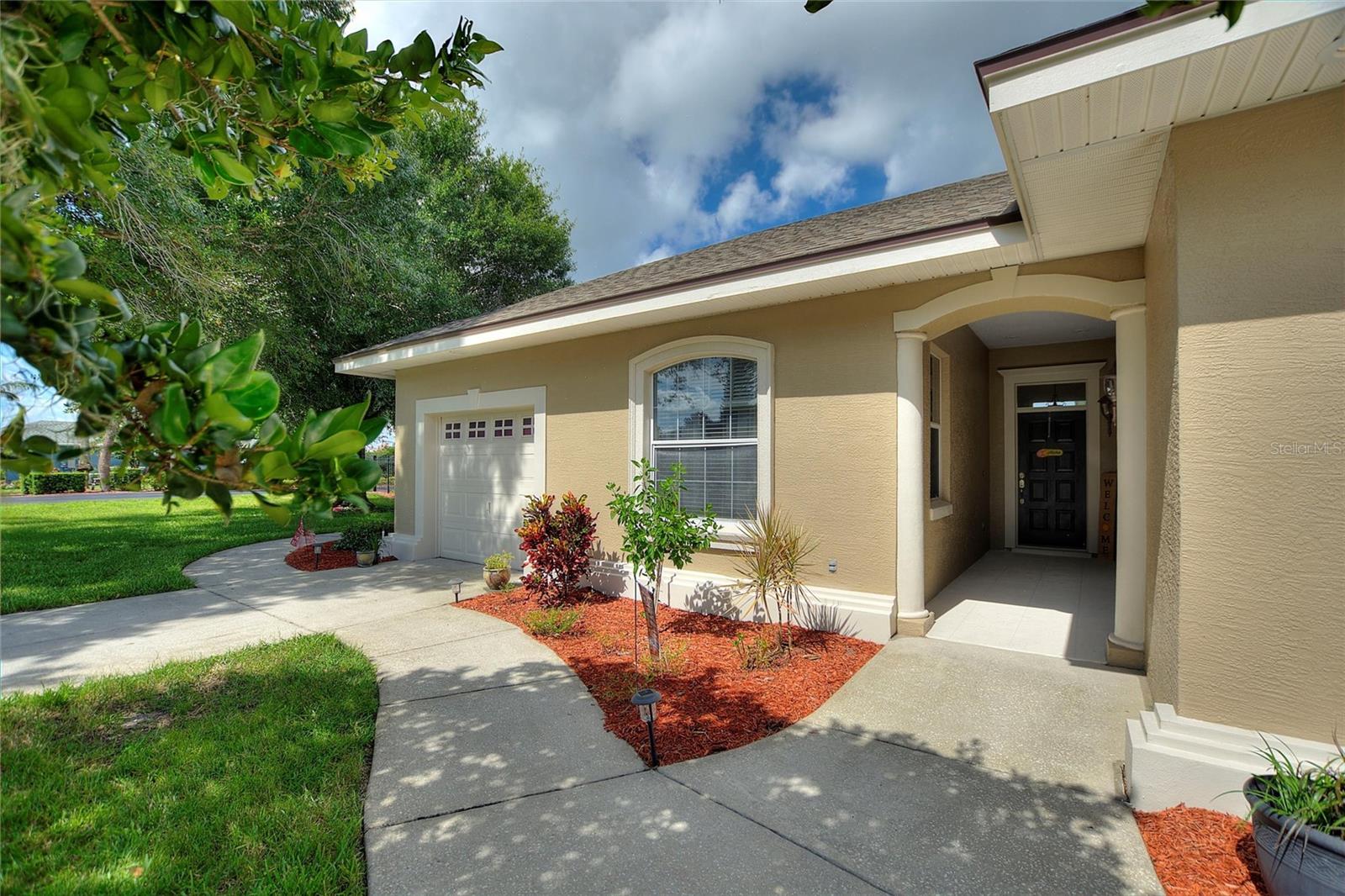 Image 4 of 49 For 275 Loma Dr  
