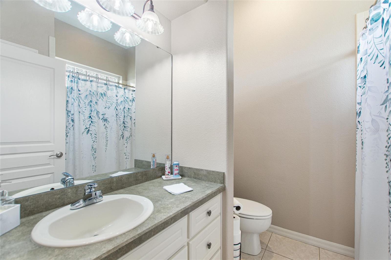 Image 40 of 49 For 275 Loma Dr  