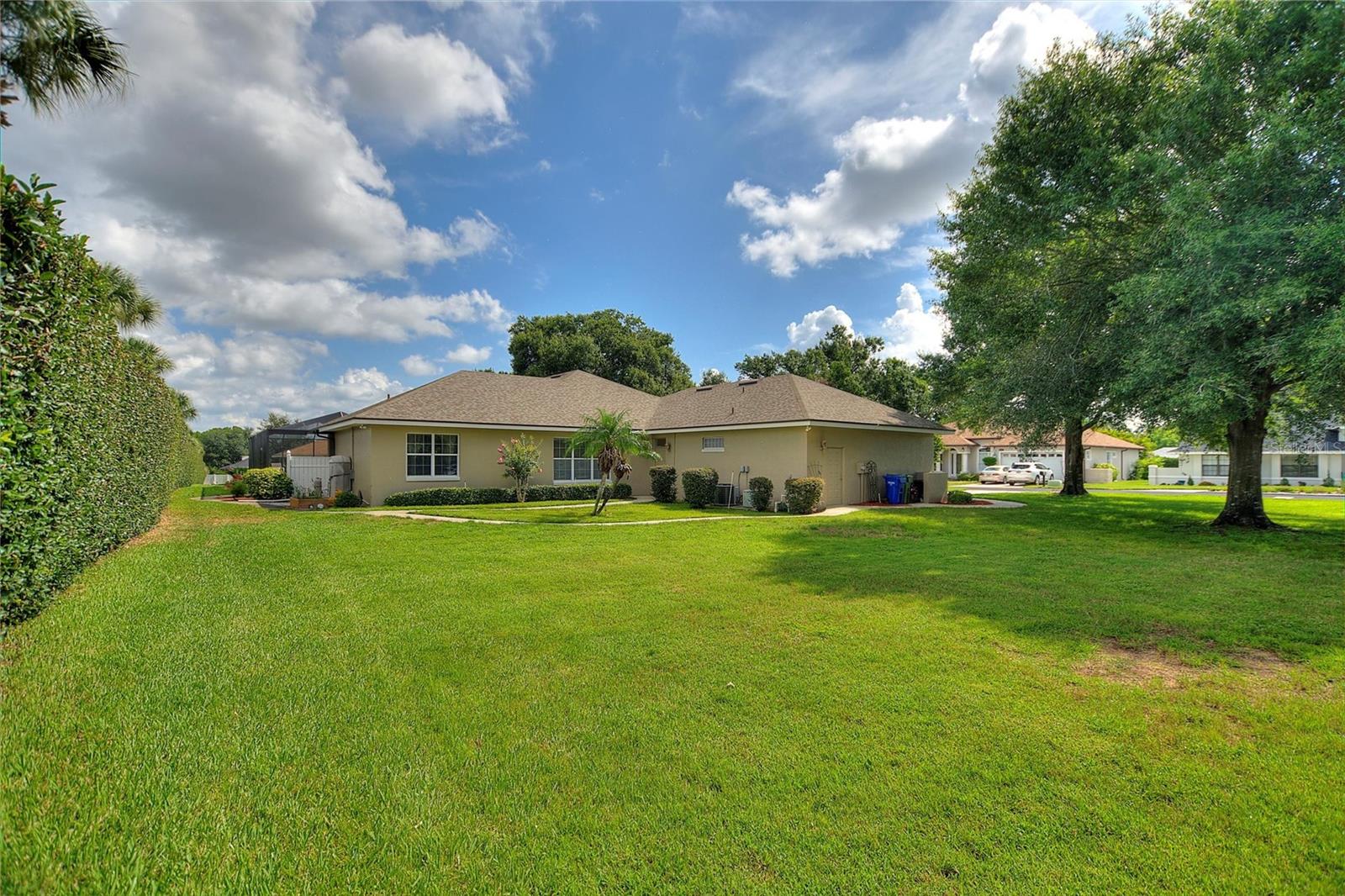 Image 7 of 49 For 275 Loma Dr  