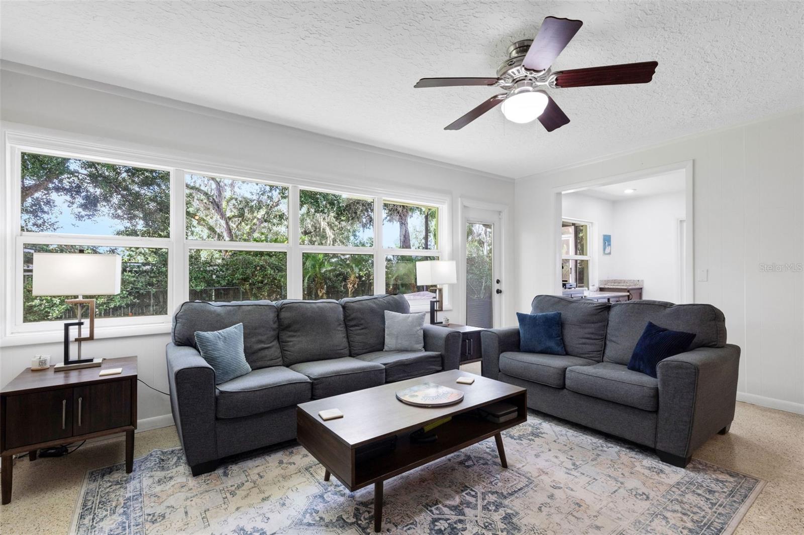 Listing photo id 9 for 1433 Easton Drive