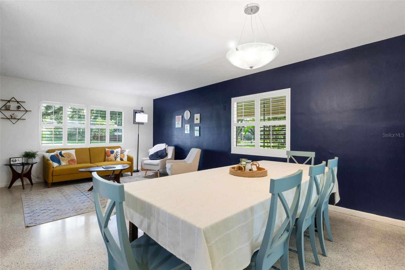 Listing photo id 13 for 1433 Easton Drive