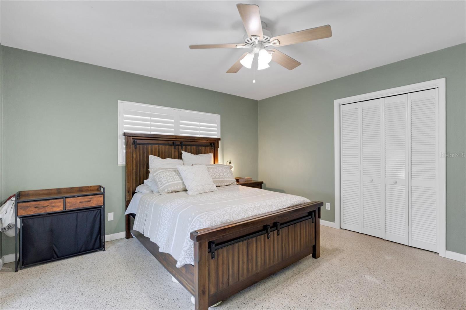Listing photo id 15 for 1433 Easton Drive