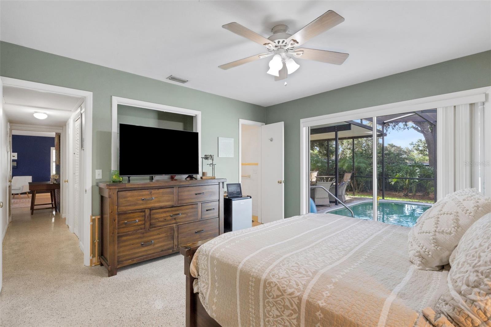 Listing photo id 17 for 1433 Easton Drive