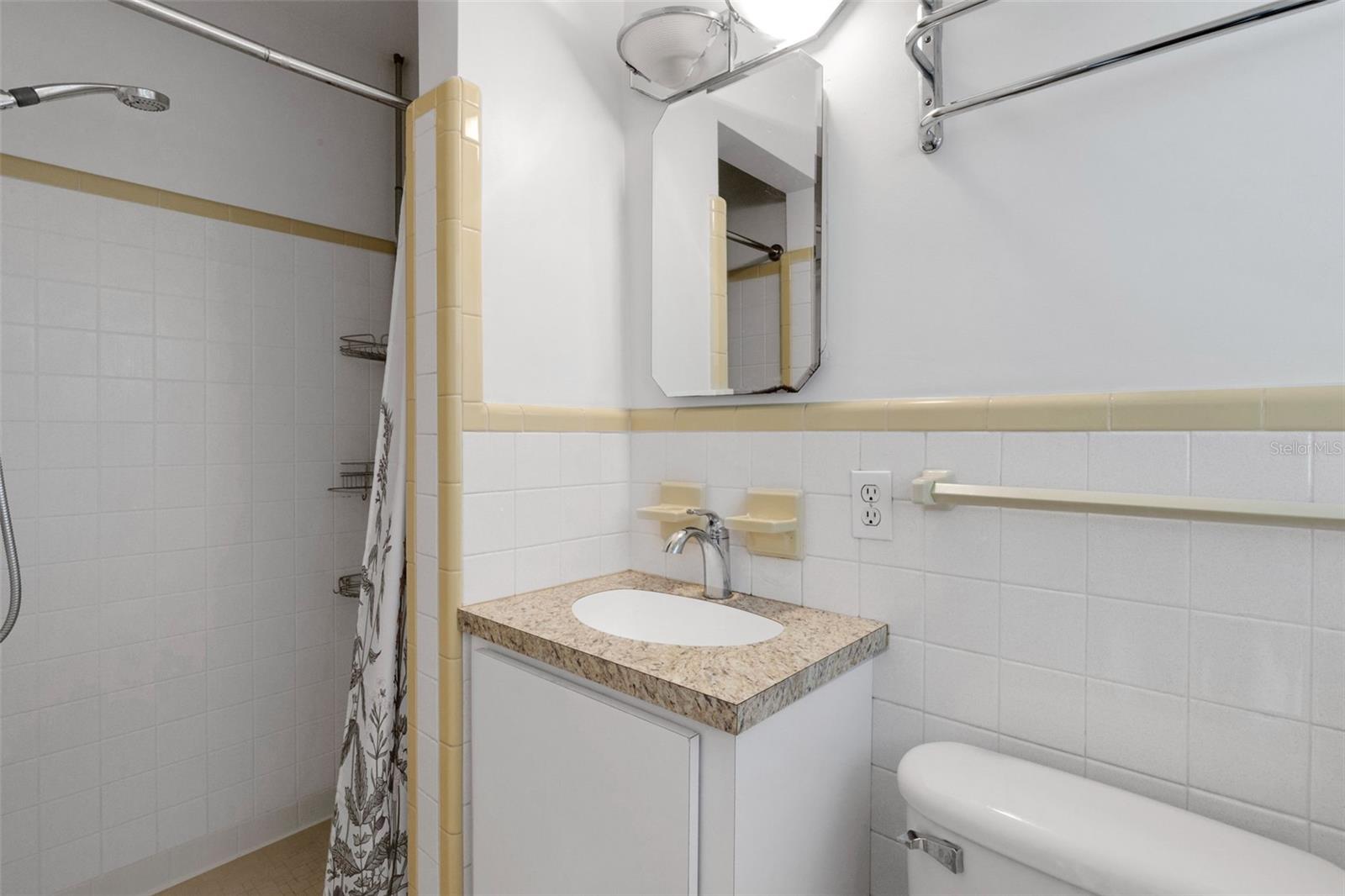 Listing photo id 19 for 1433 Easton Drive