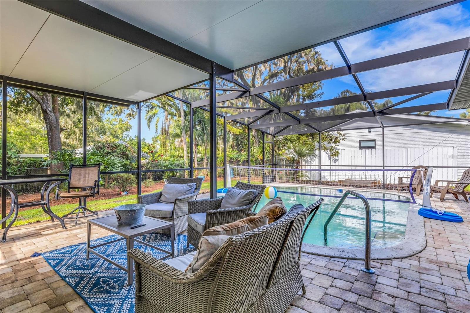 Listing photo id 24 for 1433 Easton Drive