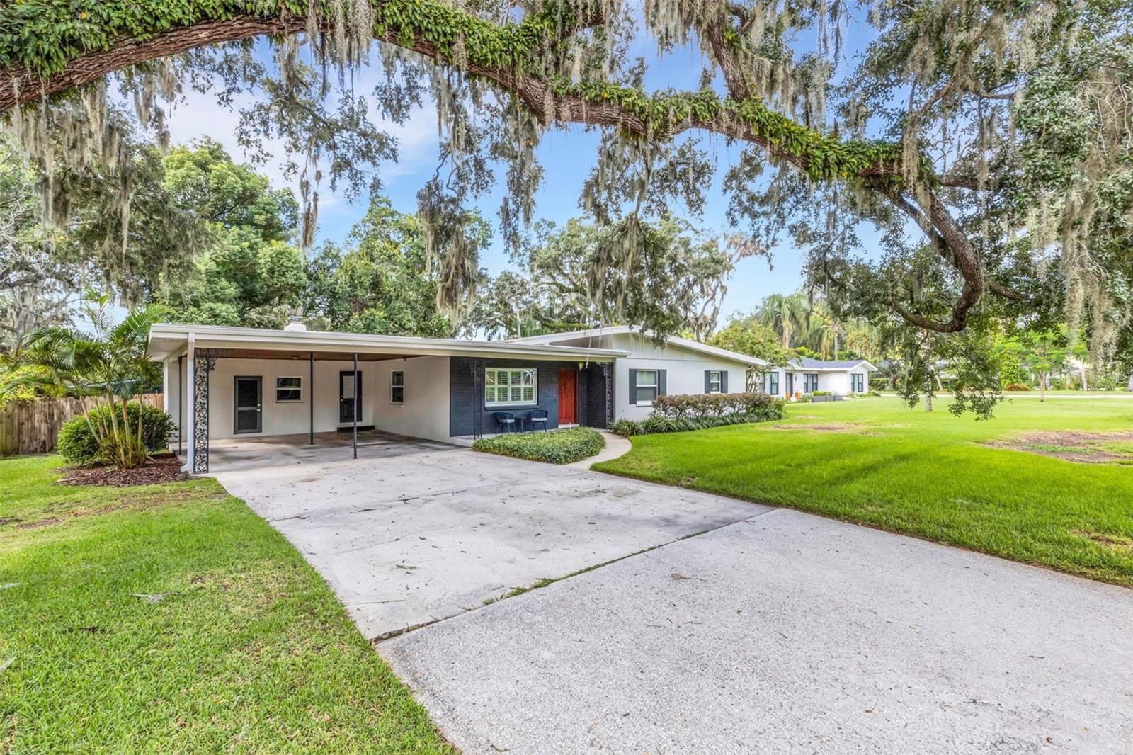 Listing photo id 1 for 1433 Easton Drive