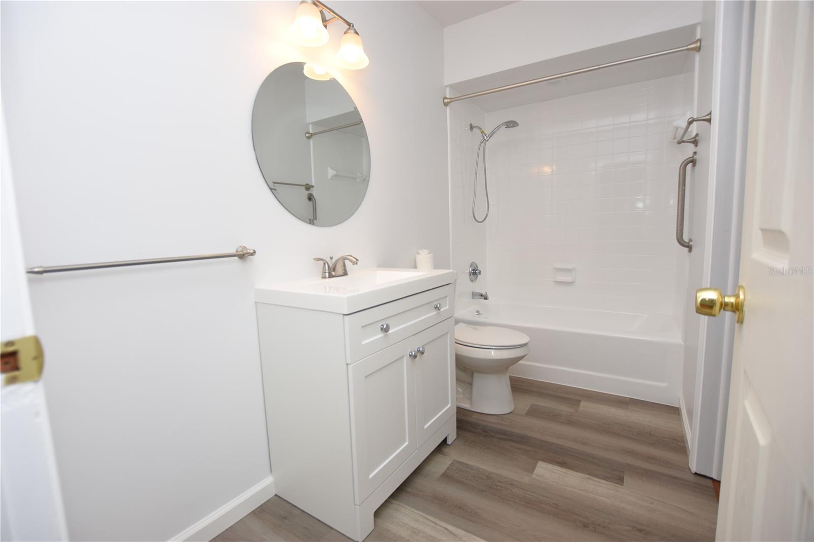 Image 13 of 24 For 636 Winfree Avenue 930