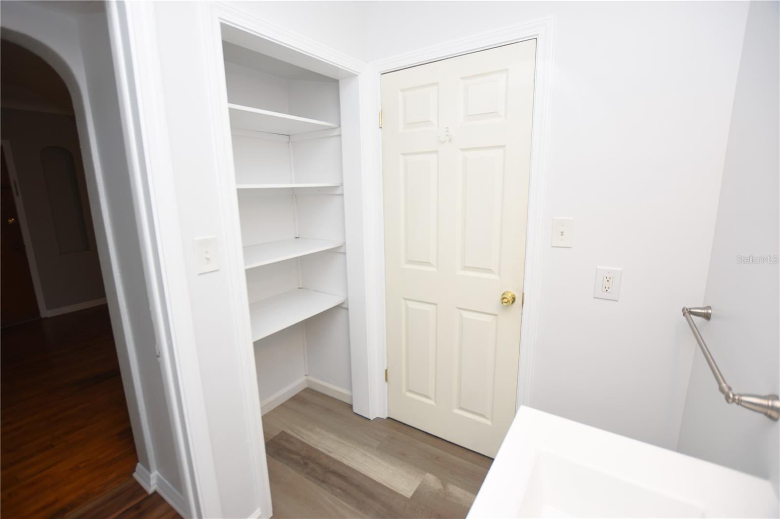 Image 15 of 24 For 636 Winfree Avenue 930