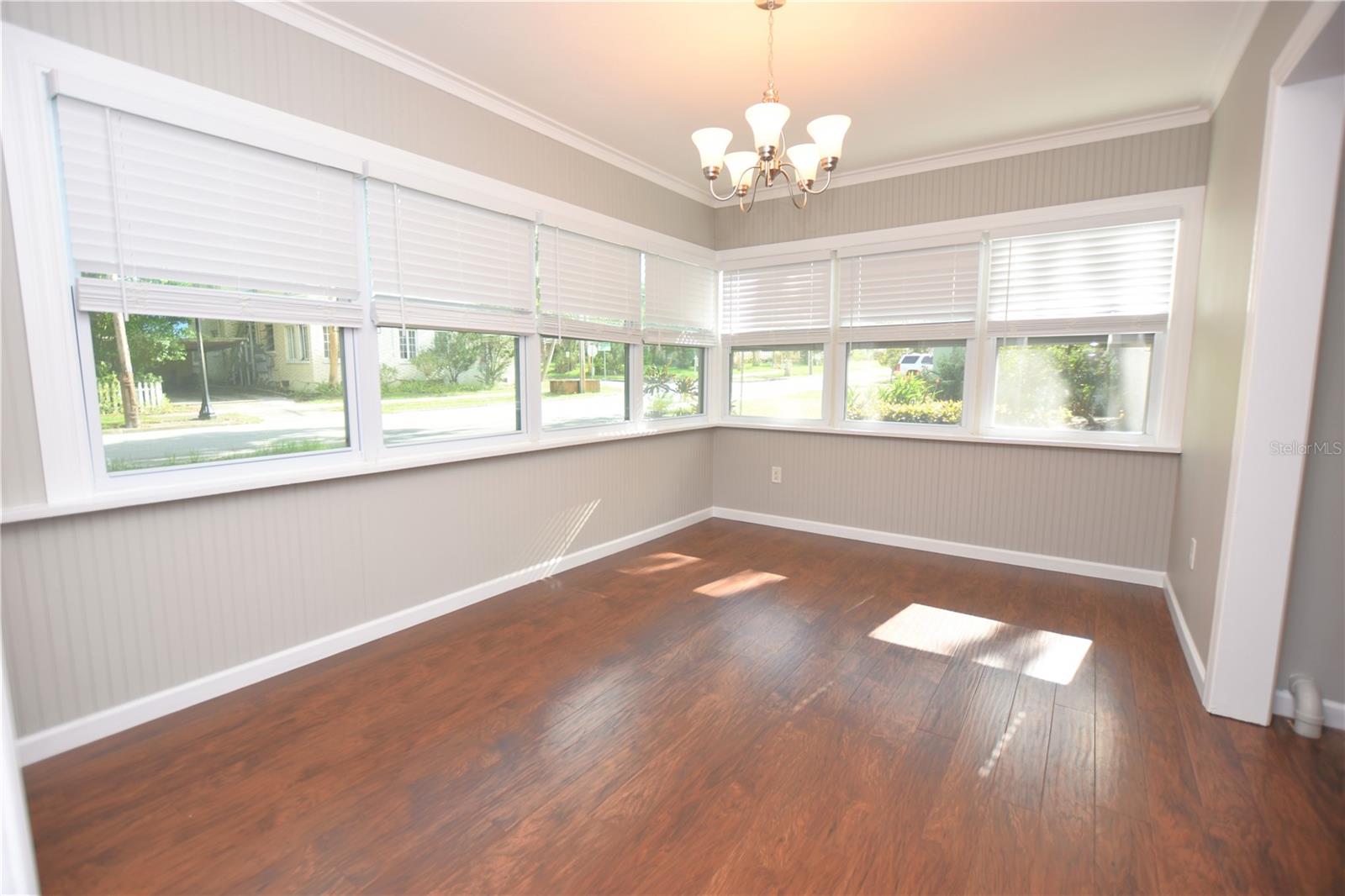 Image 17 of 24 For 636 Winfree Avenue 930
