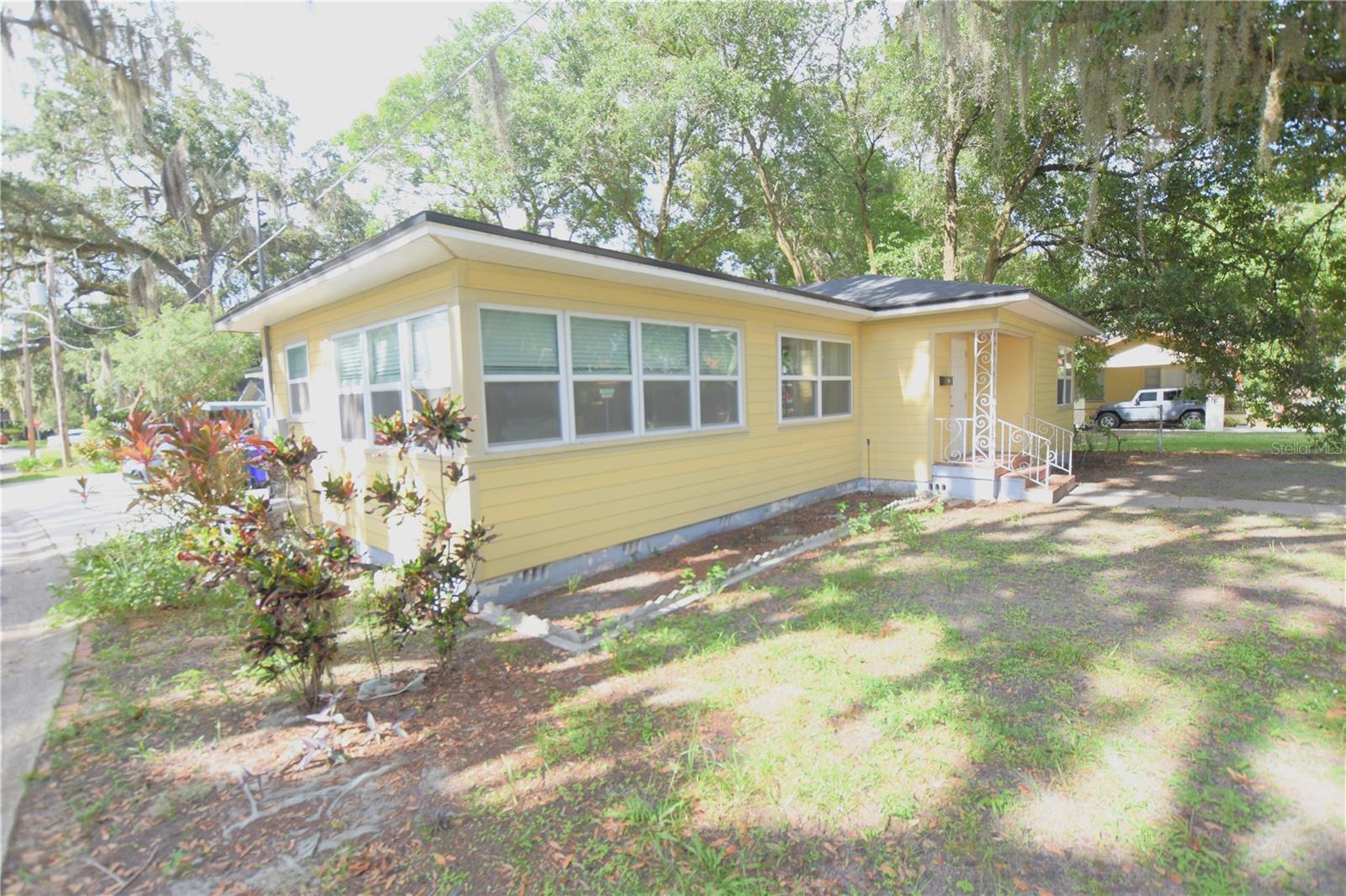Image 2 of 24 For 636 Winfree Avenue 930