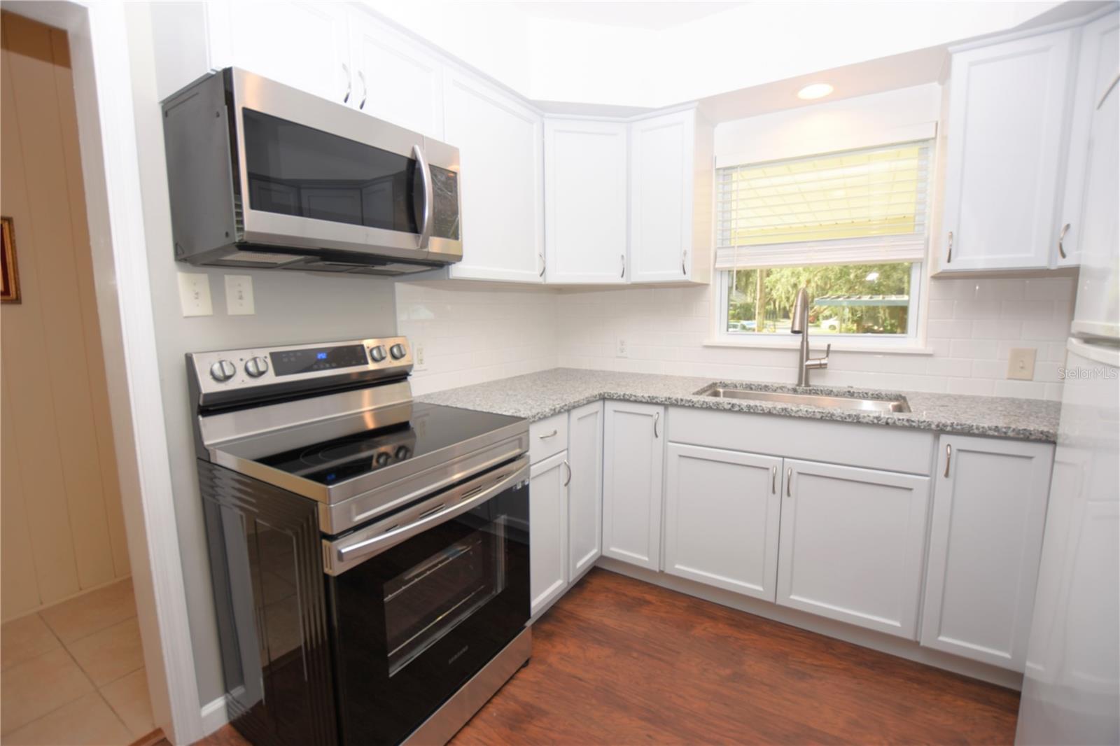 Image 21 of 24 For 636 Winfree Avenue 930