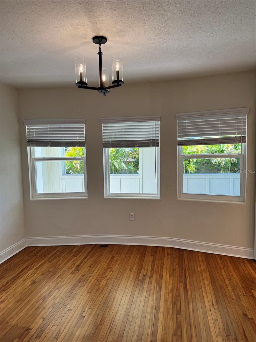 Image 10 of 48 For 2814 Coventry Avenue