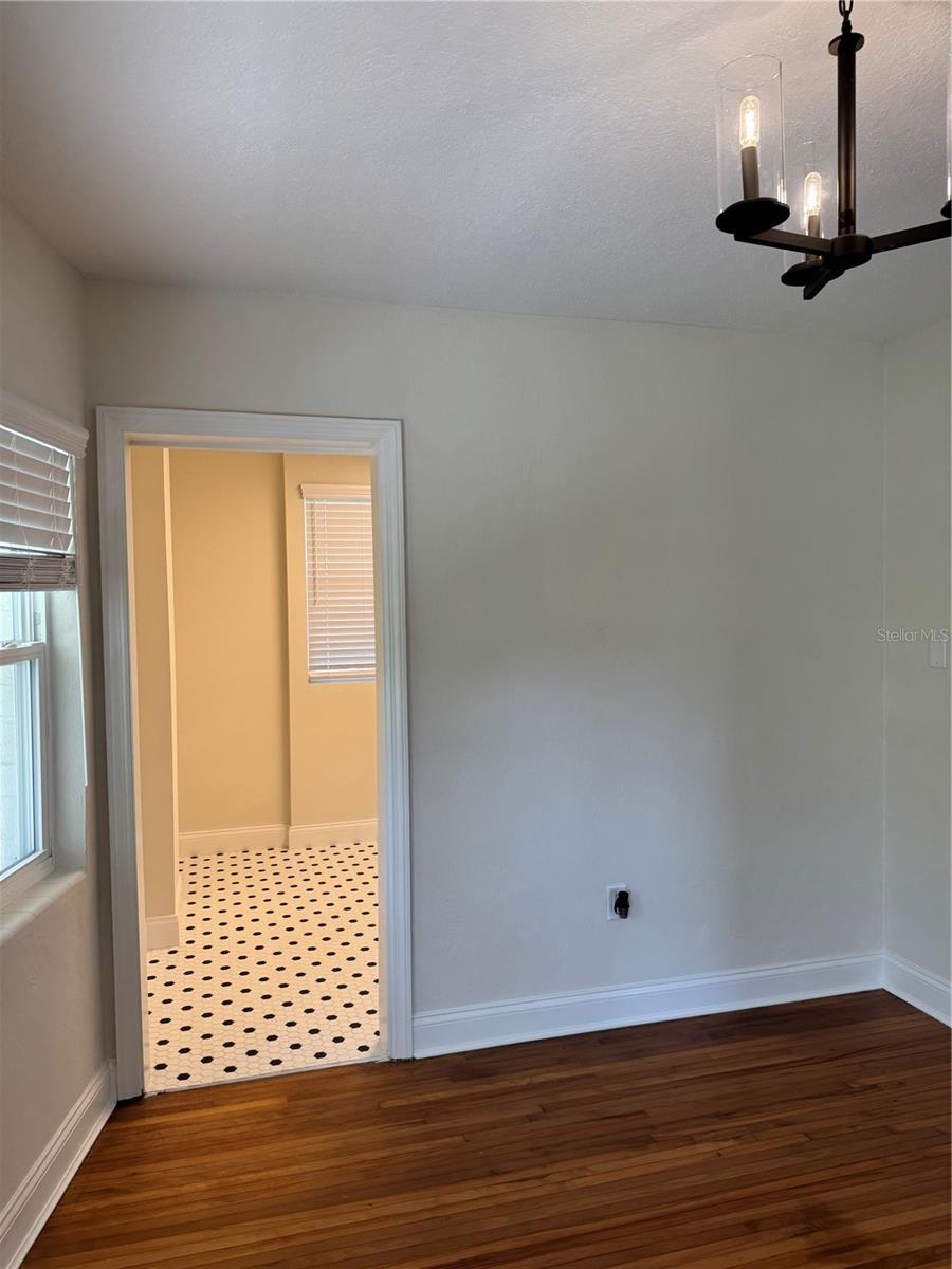 Image 12 of 48 For 2814 Coventry Avenue