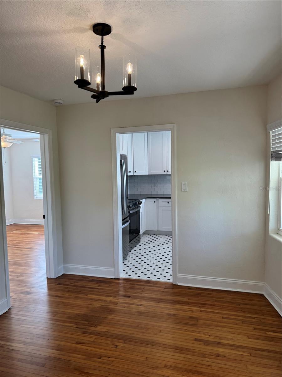 Image 15 of 48 For 2814 Coventry Avenue