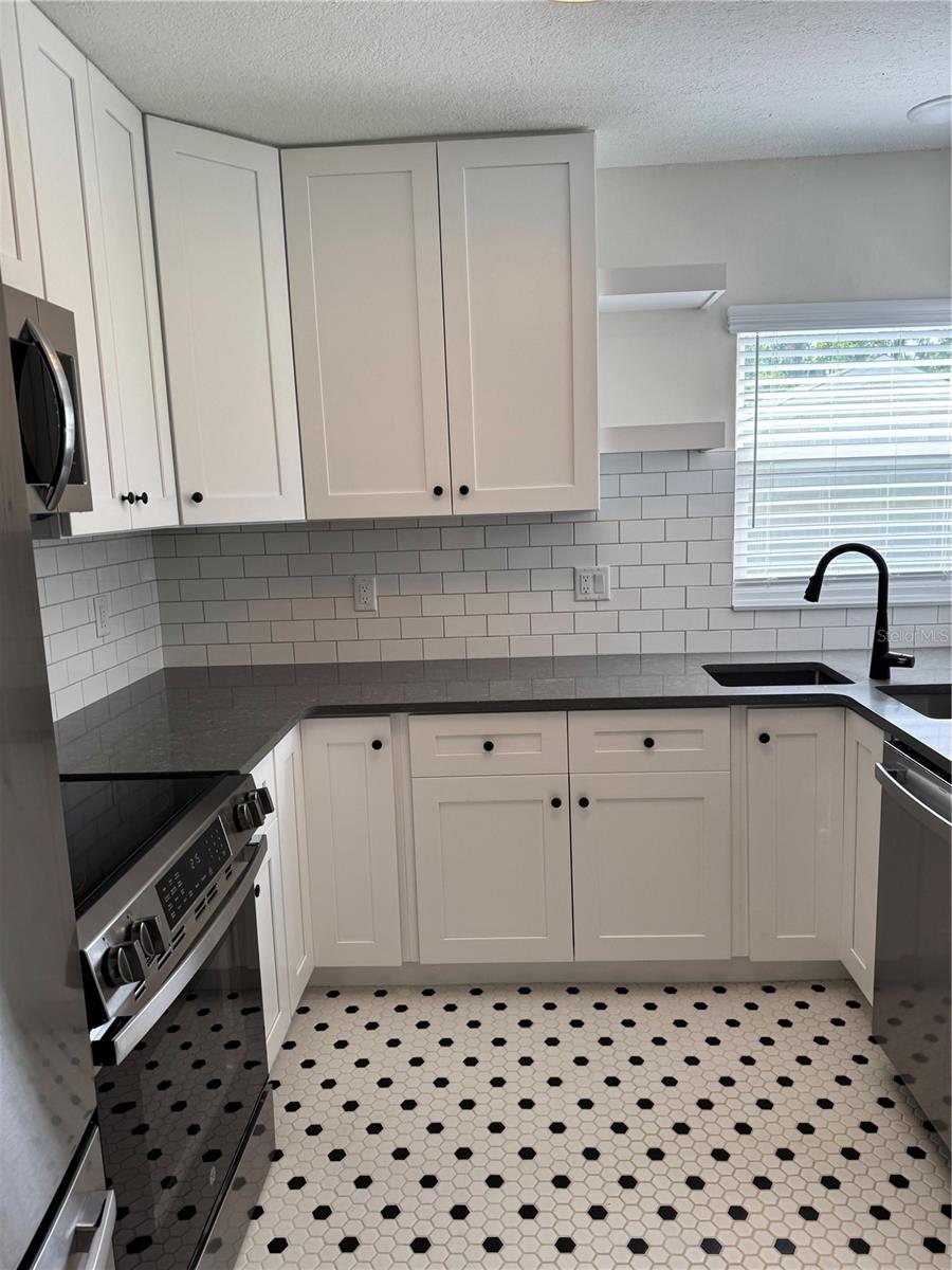 Image 16 of 48 For 2814 Coventry Avenue