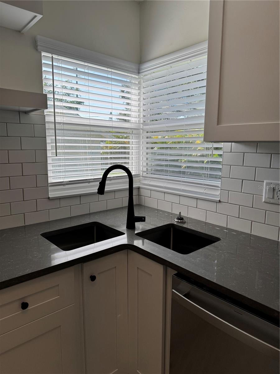 Image 20 of 48 For 2814 Coventry Avenue