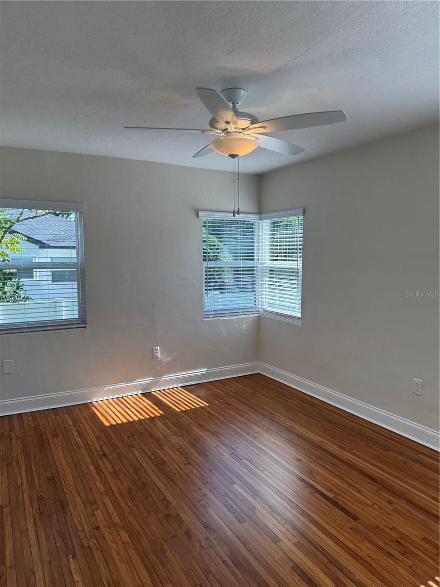 Image 22 of 48 For 2814 Coventry Avenue