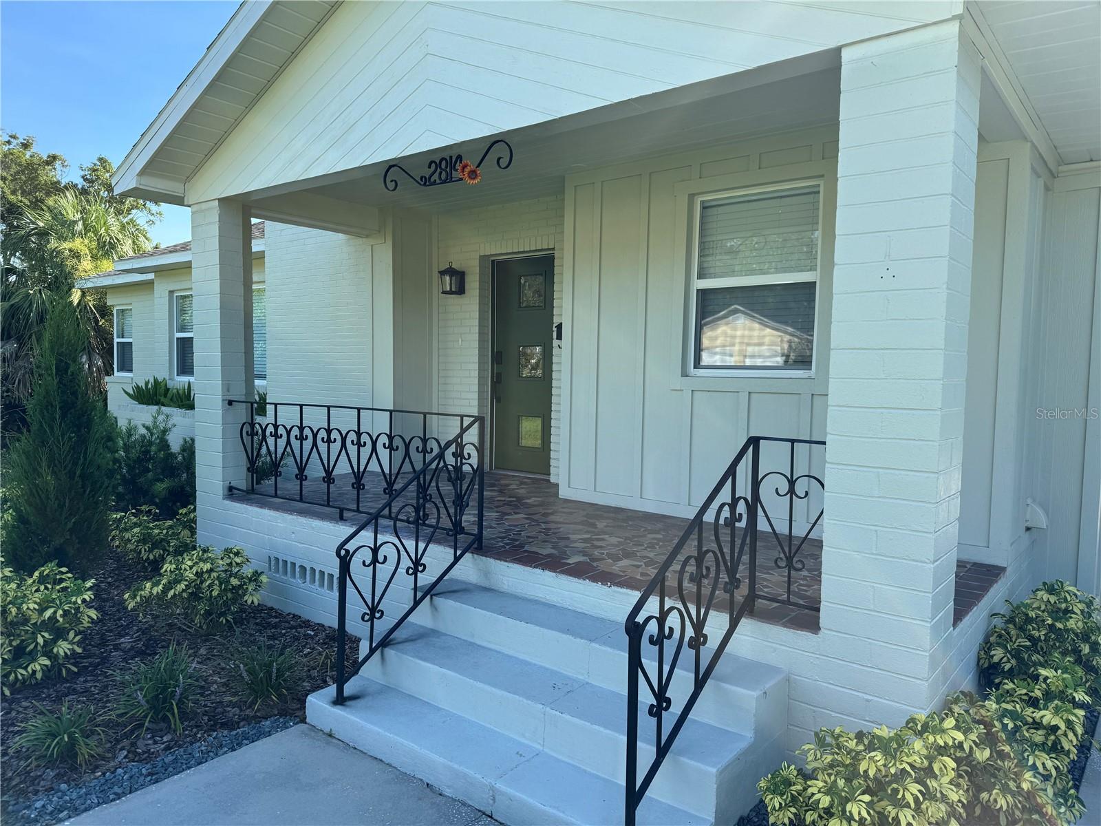 Image 3 of 48 For 2814 Coventry Avenue