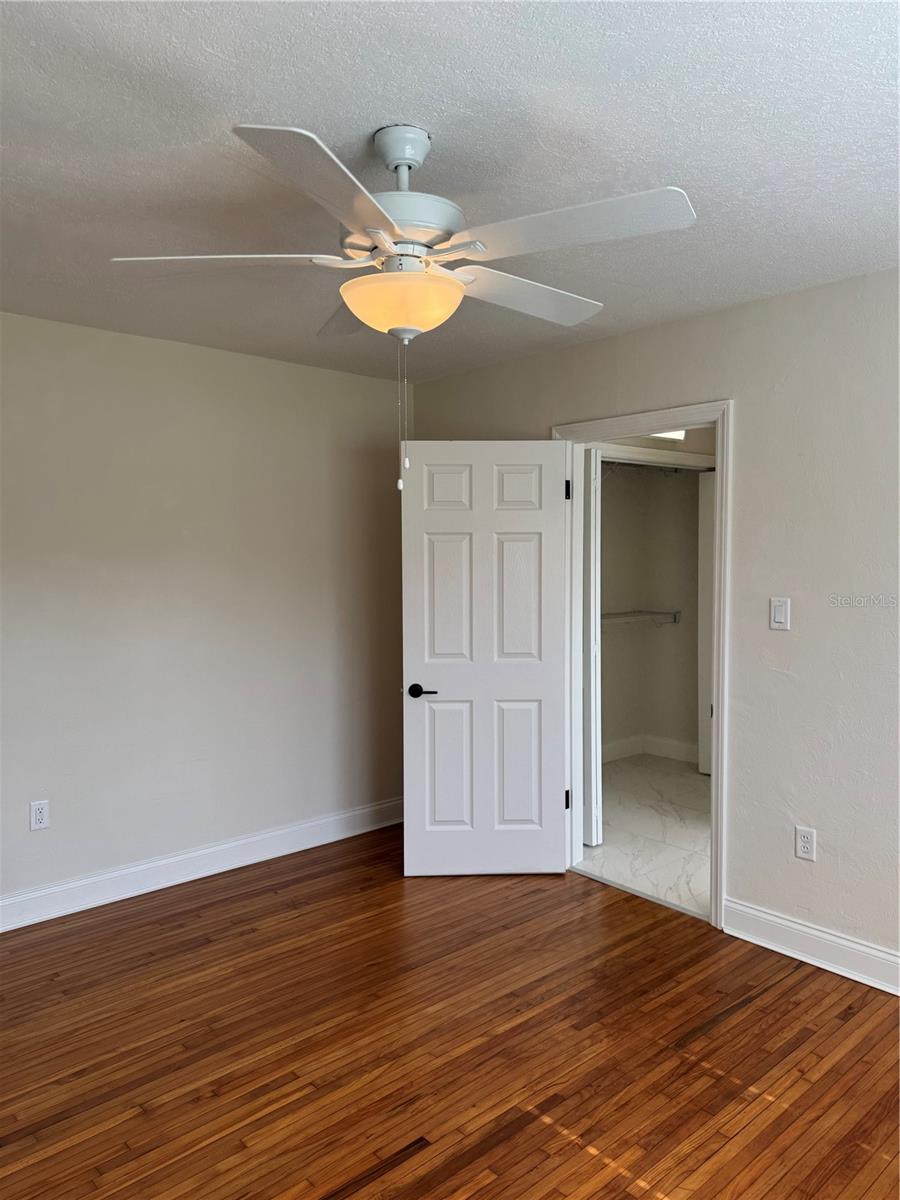Image 31 of 48 For 2814 Coventry Avenue