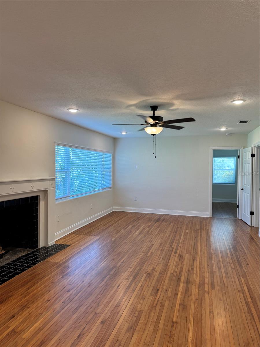 Image 7 of 48 For 2814 Coventry Avenue