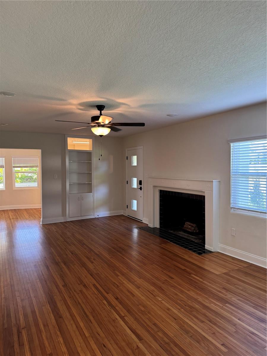 Image 8 of 48 For 2814 Coventry Avenue