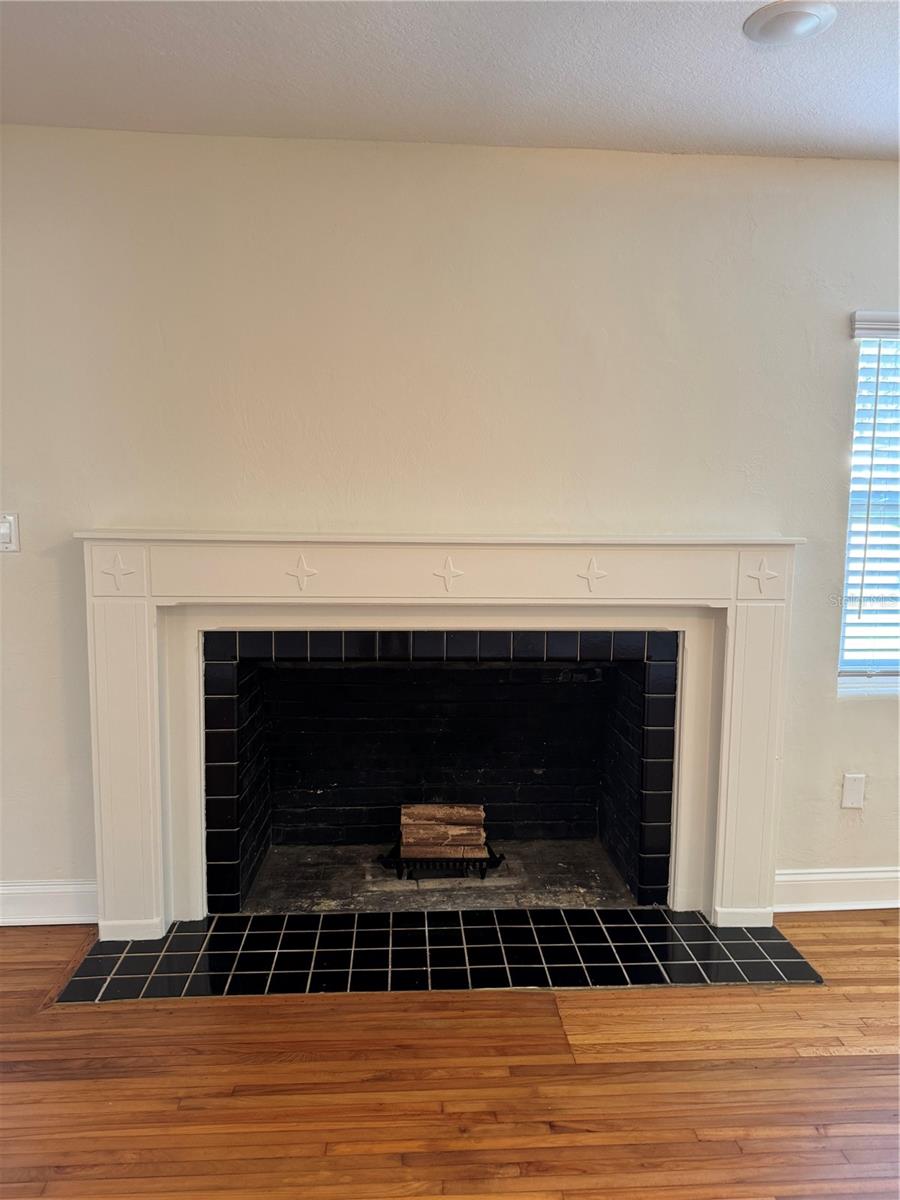 Image 9 of 48 For 2814 Coventry Avenue