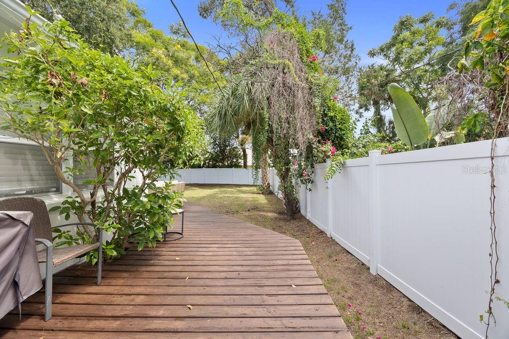 Image 37 of 40 For 305 Niblick Way