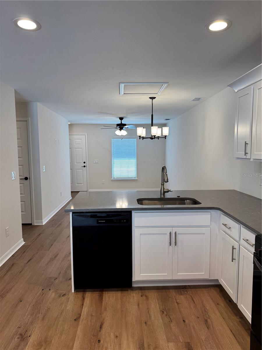 Image 11 of 27 For 765 7th Avenue