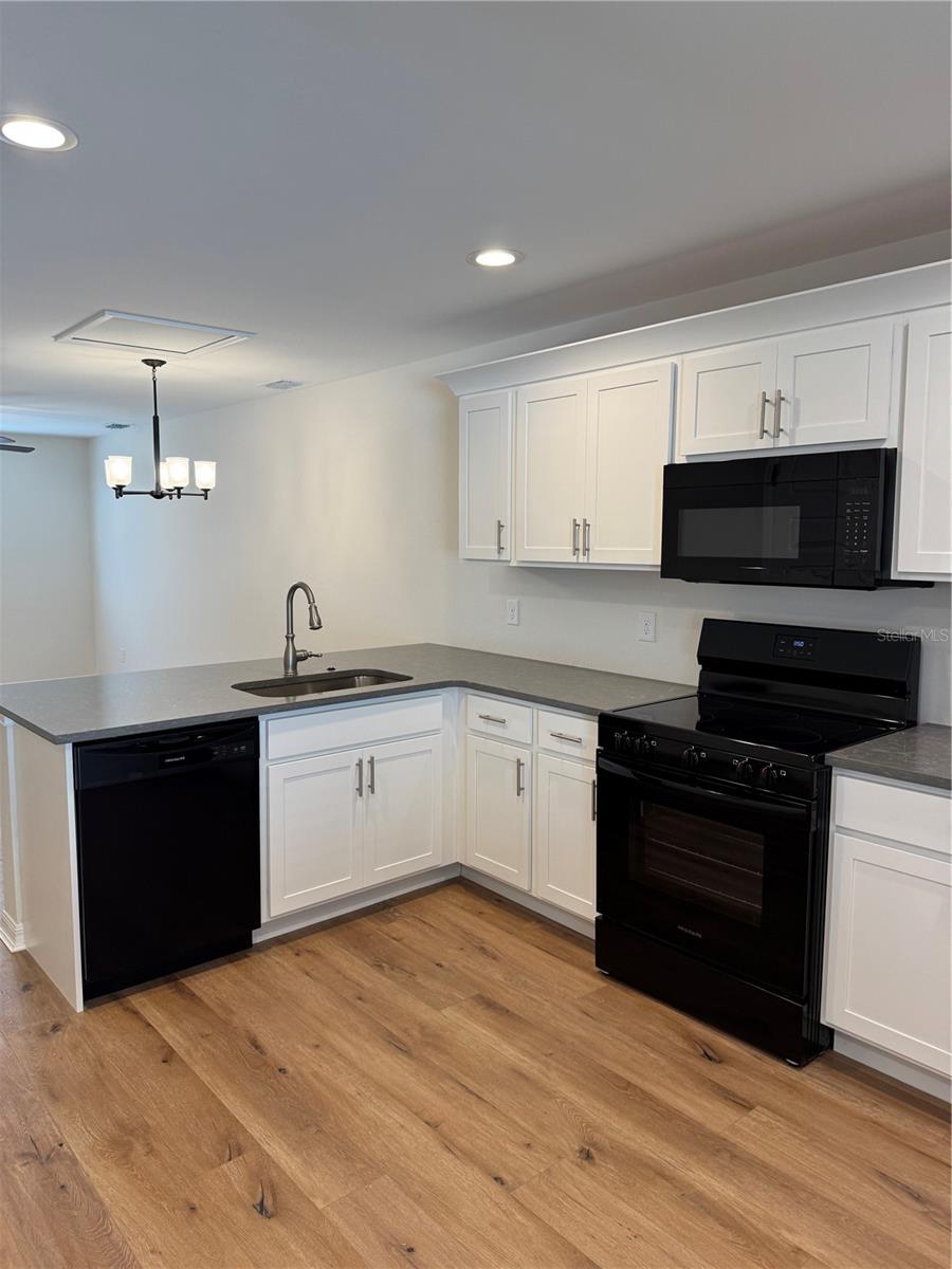 Image 12 of 27 For 765 7th Avenue