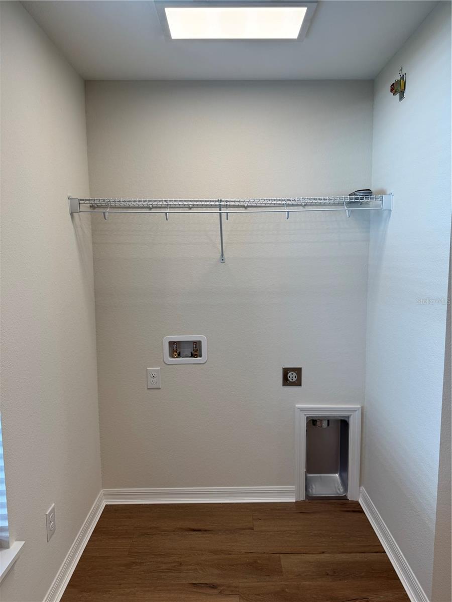 Image 14 of 27 For 765 7th Avenue