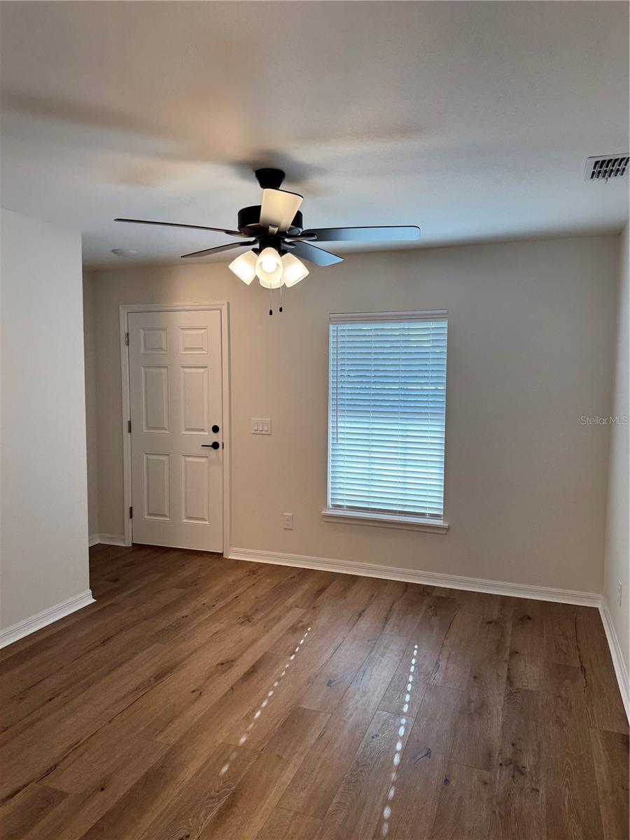 Image 4 of 27 For 765 7th Avenue