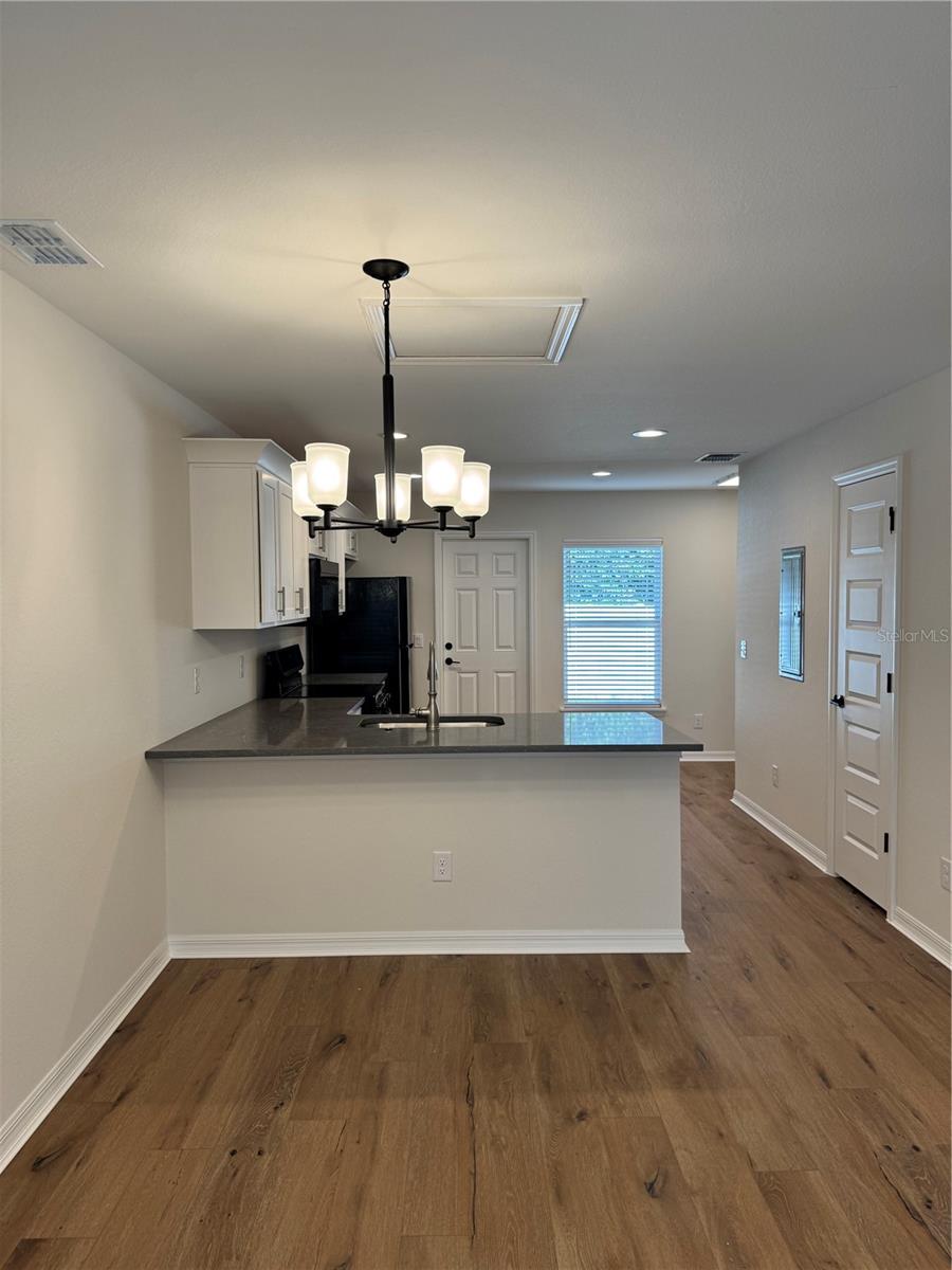 Image 6 of 27 For 765 7th Avenue